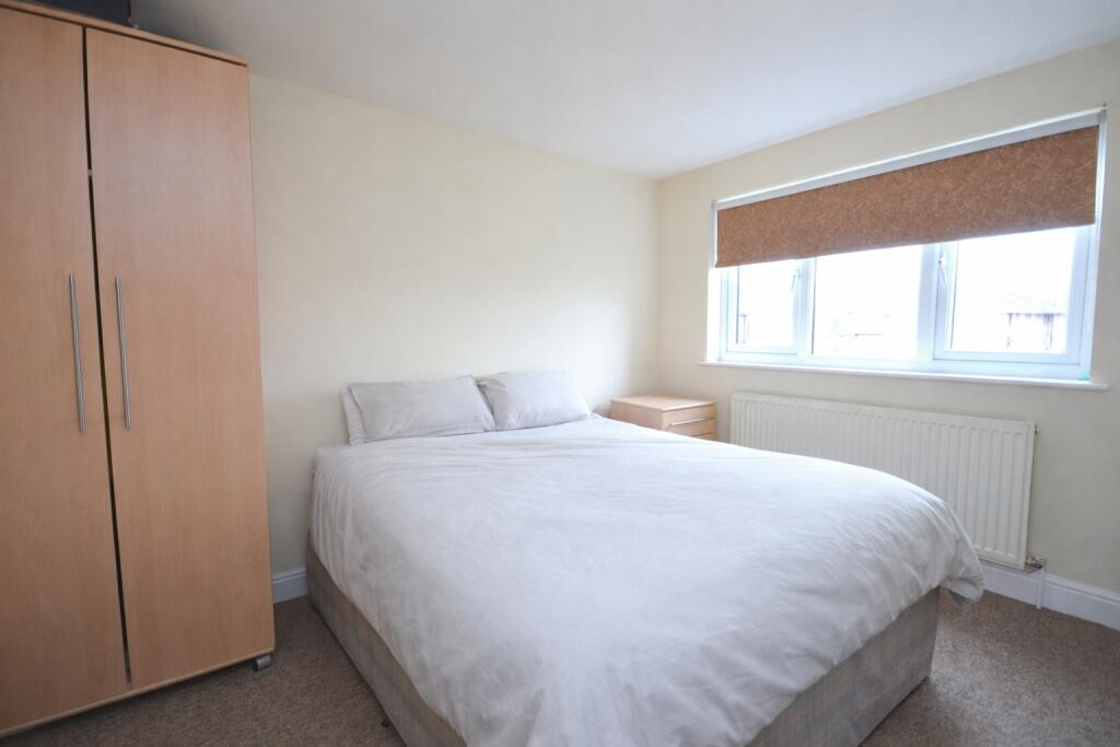 Apartment in Southall - More