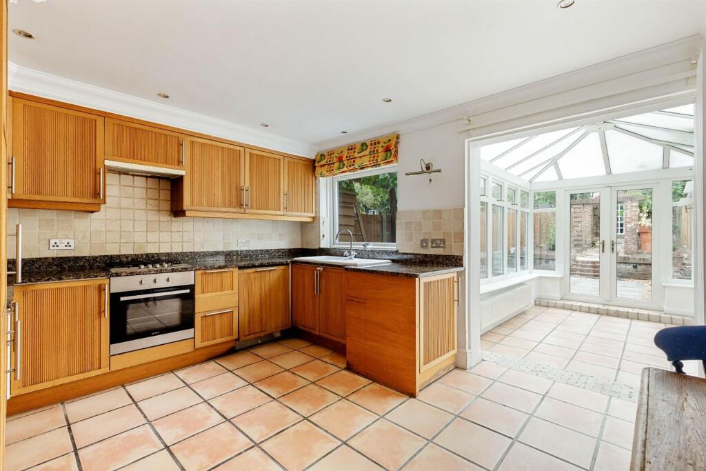 Main image of property: Newlands Park, London