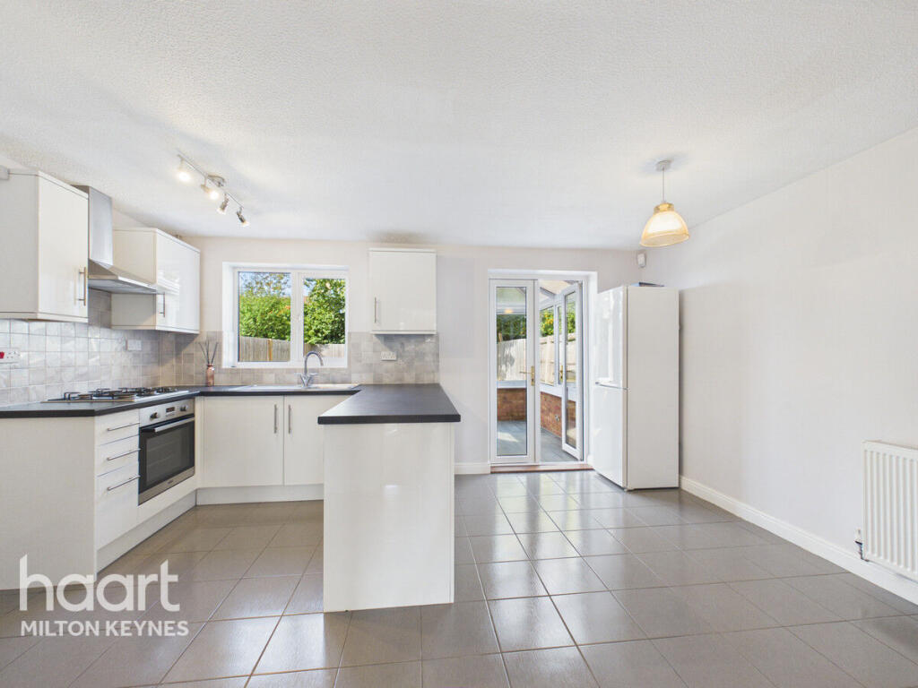 House in Milton Keynes, Walnut Tree, Walton - View 3