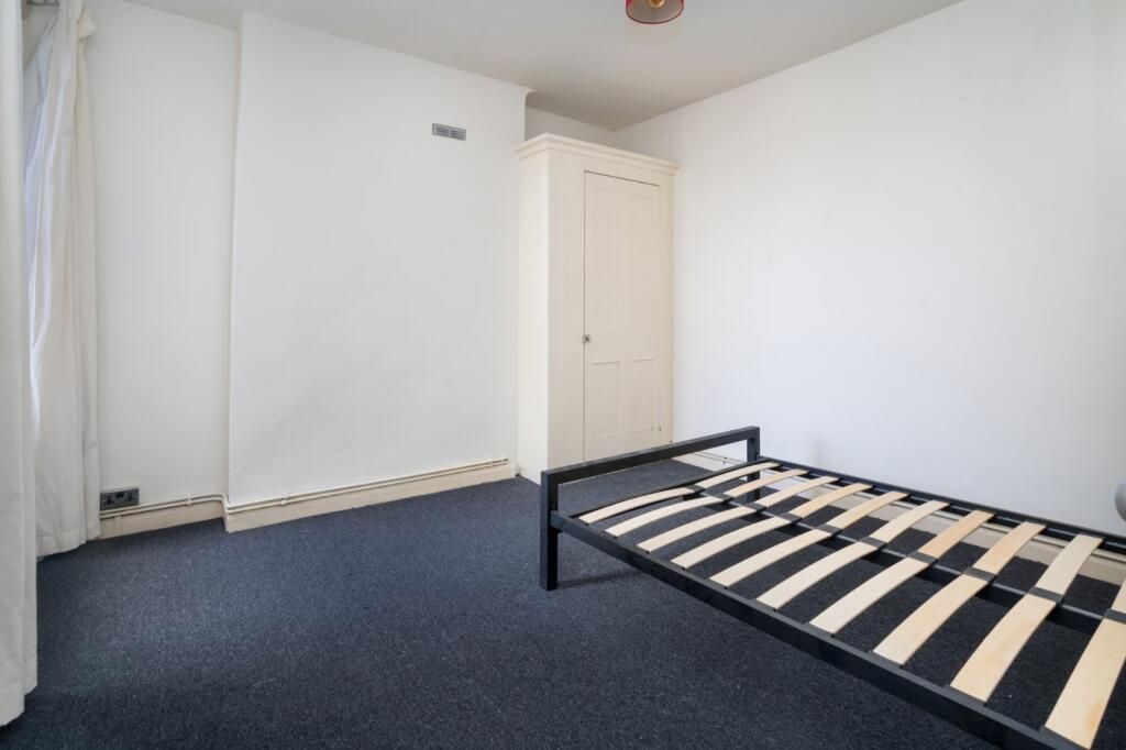 Apartment in London - More