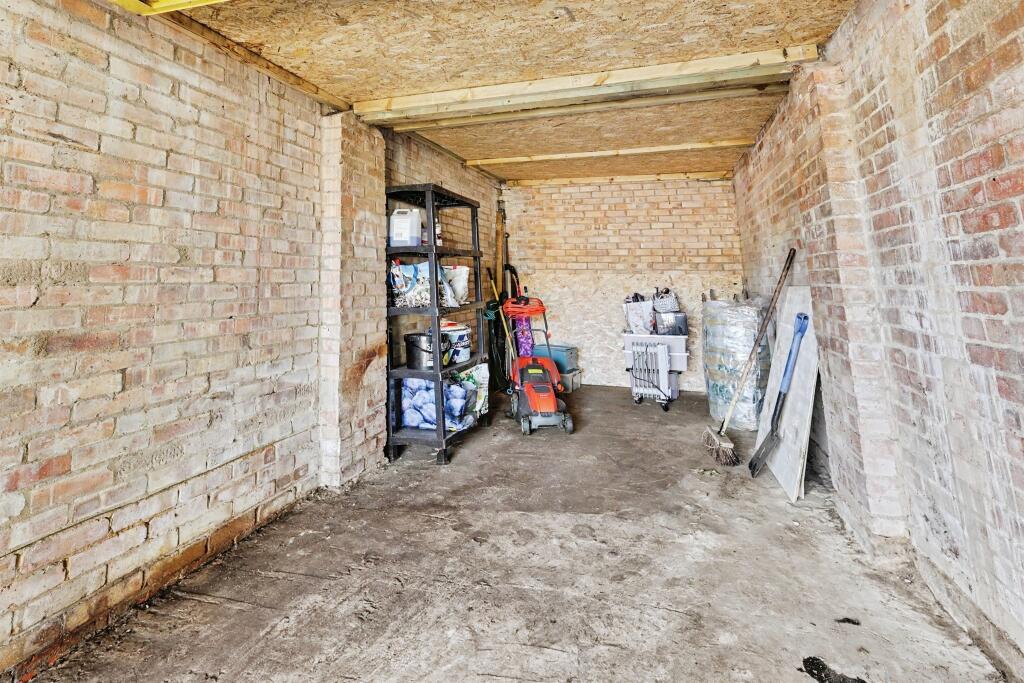 Apartment in Northampton, West Northamptonshire - More
