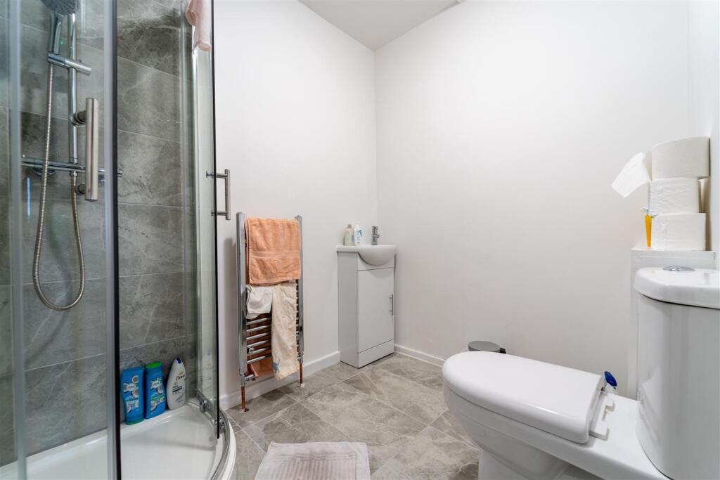 5 bedroom house for rent