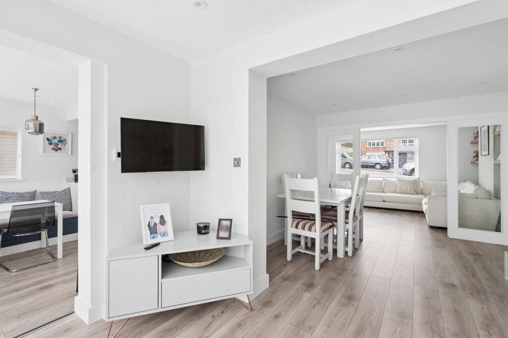 House in Hertsmere, Hertfordshire - View 3