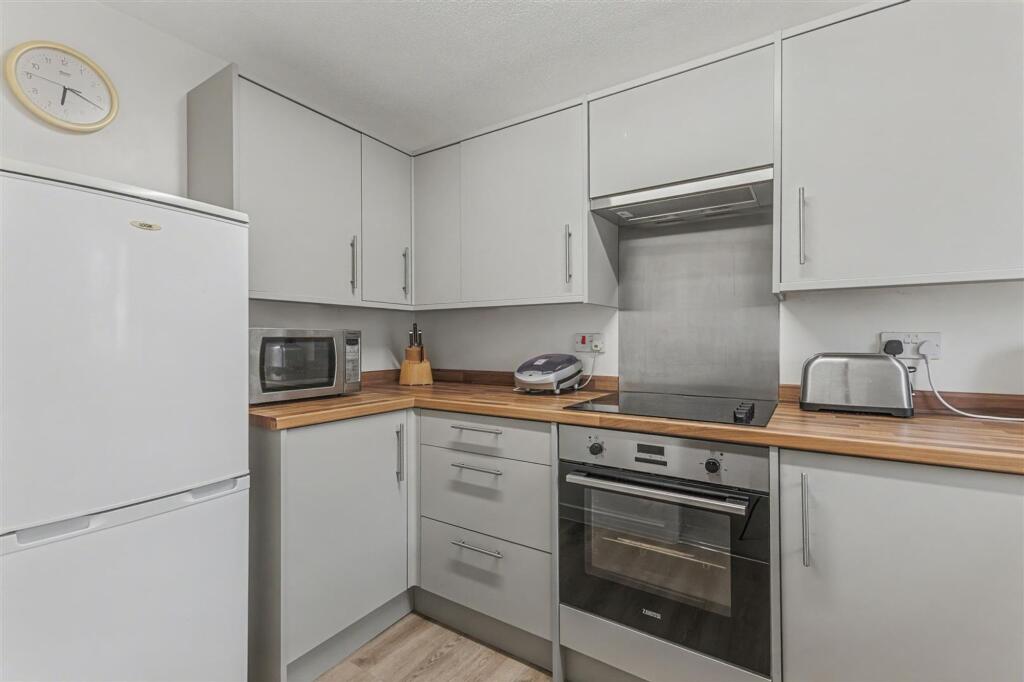 Ganderton Court, Pershore, WR10 photo 4
