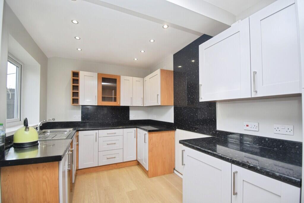House in Taunton - View 5
