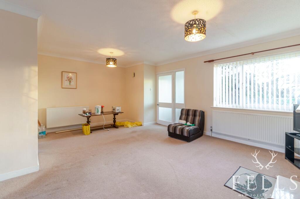 Willow Close, St. Leonards, BH24 photo 4