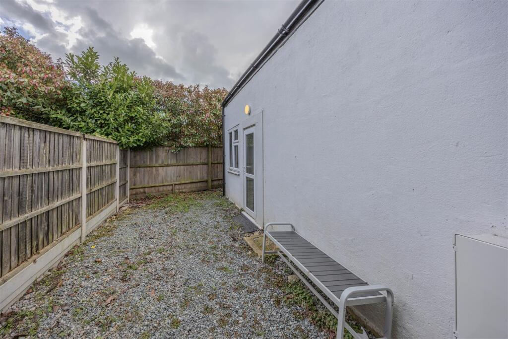 Garage, 117 Hadleigh Road, Leigh On Sea, Essex - More