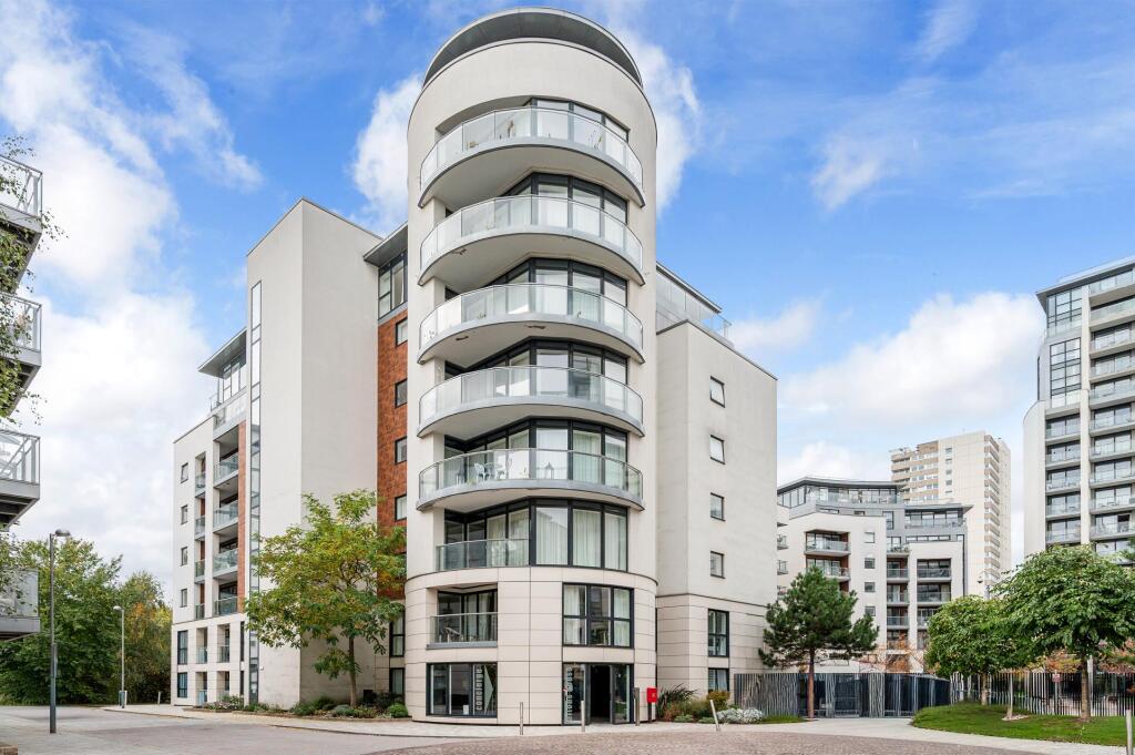Main image of property: Aitons House, Kew Bridge, Brentford, TW8