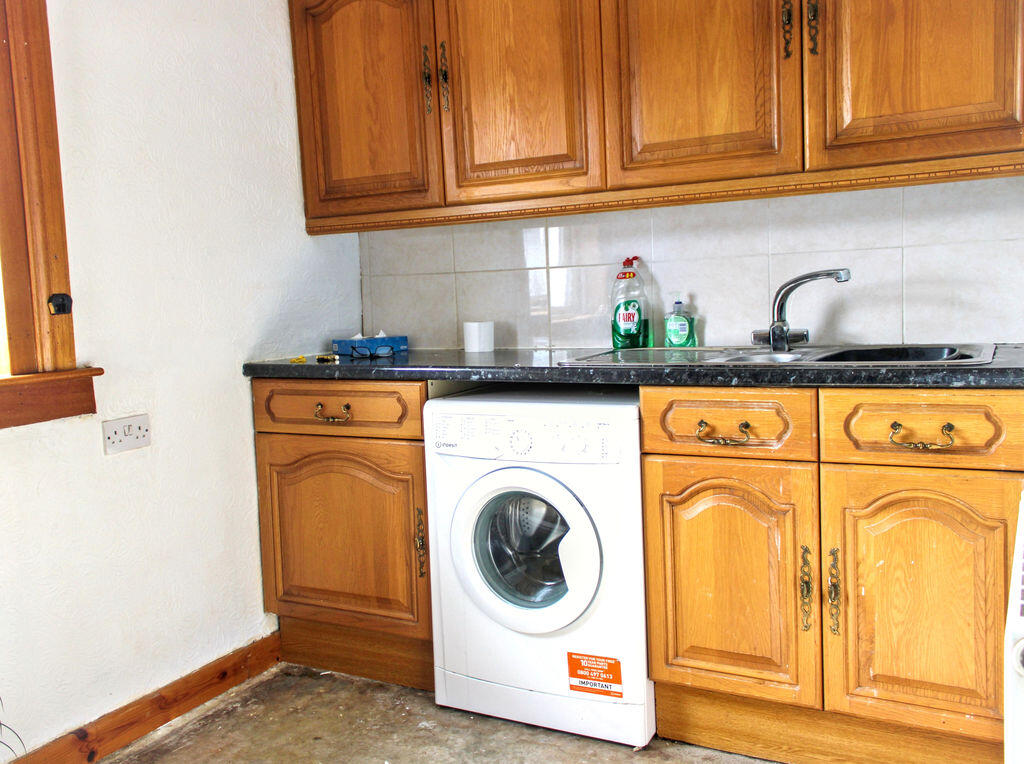 15 Alloa Road, Tullibody FK10 2TA photo 4