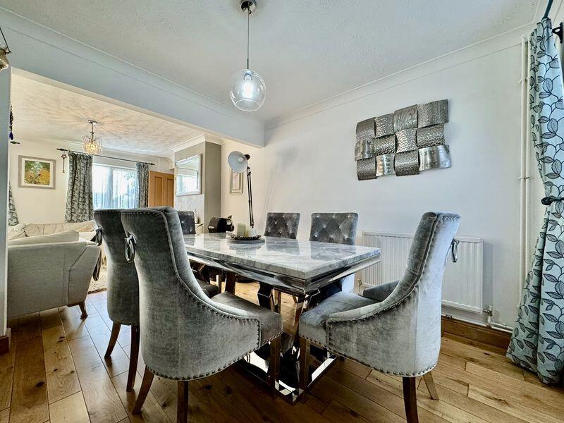 House in Luton - View 5
