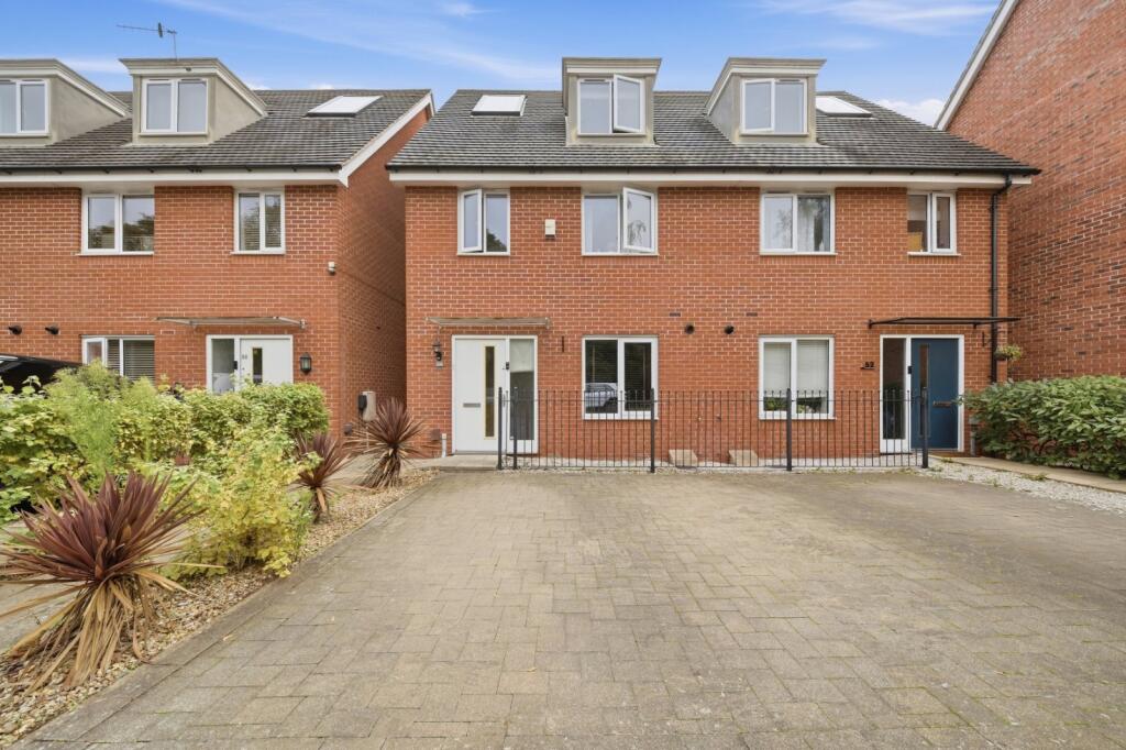 Main image of property: Horwood Drive, Nottingham, Nottinghamshire, NG11