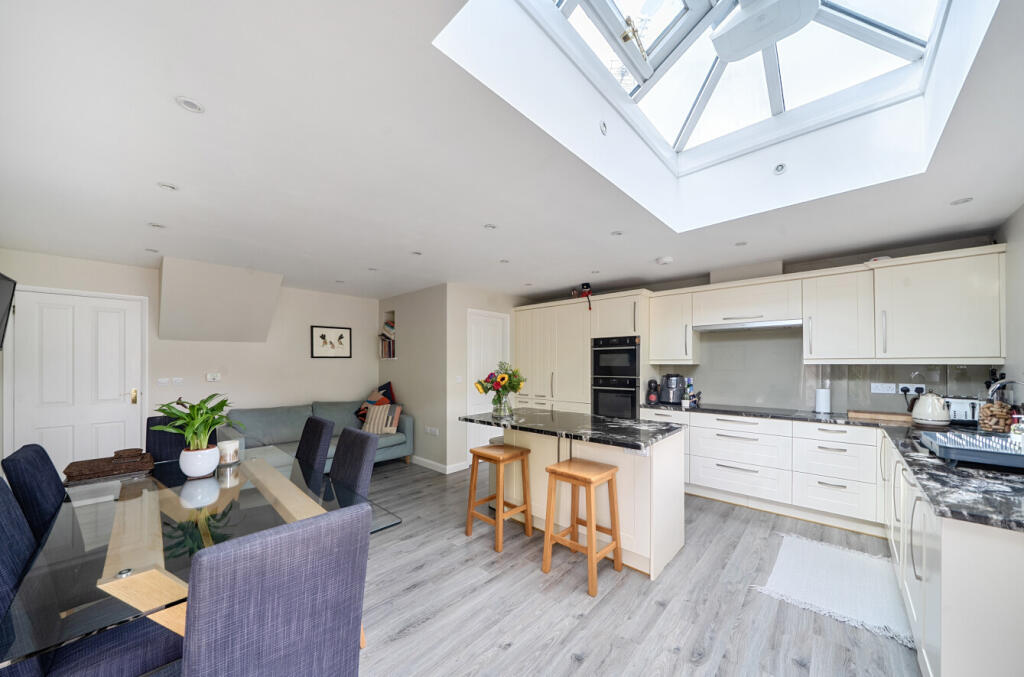 House in Runnymede, Ottershaw - View 4