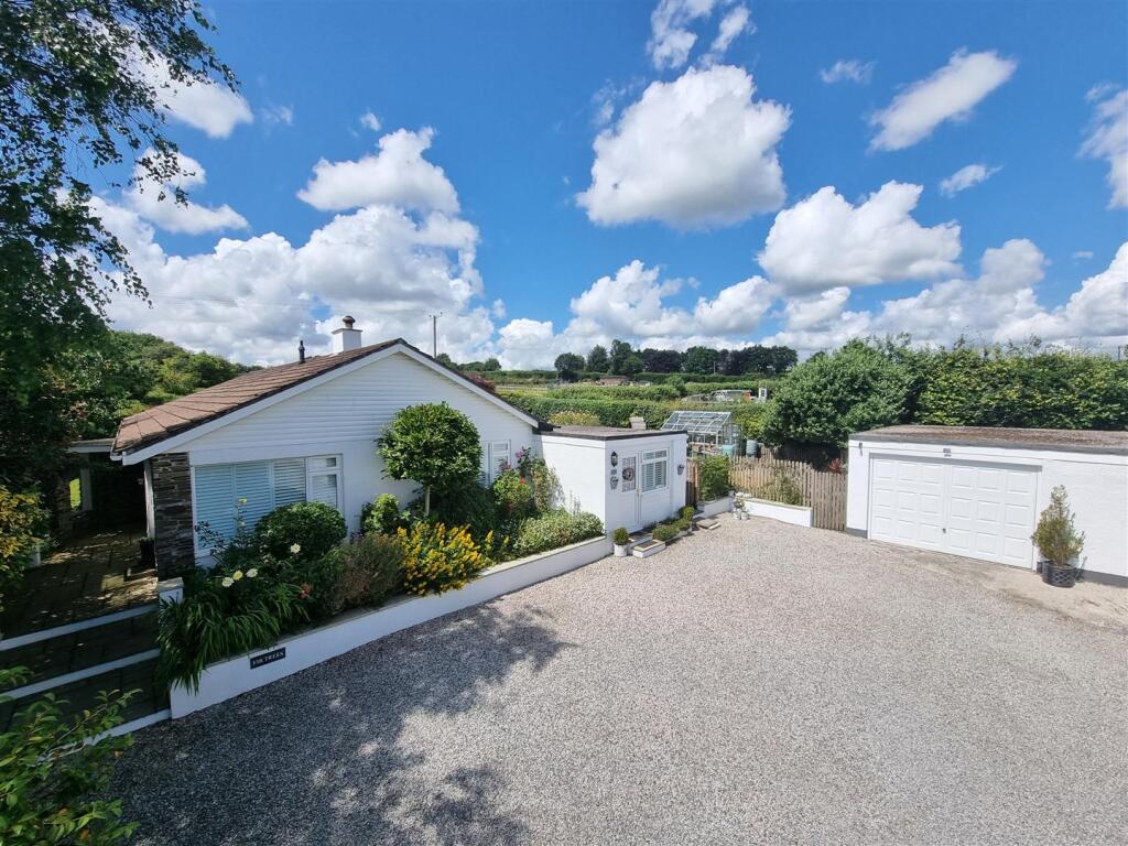 4-bed detached on Liftondown, Lifton, £485,000
