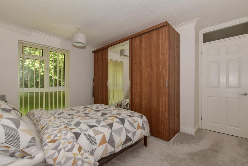 House in Dartford - More