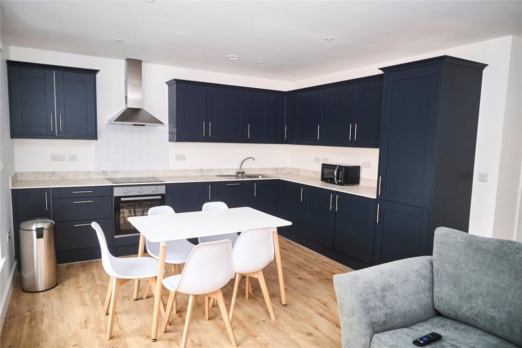 Apartment in Bristol, Bedminster - View 4