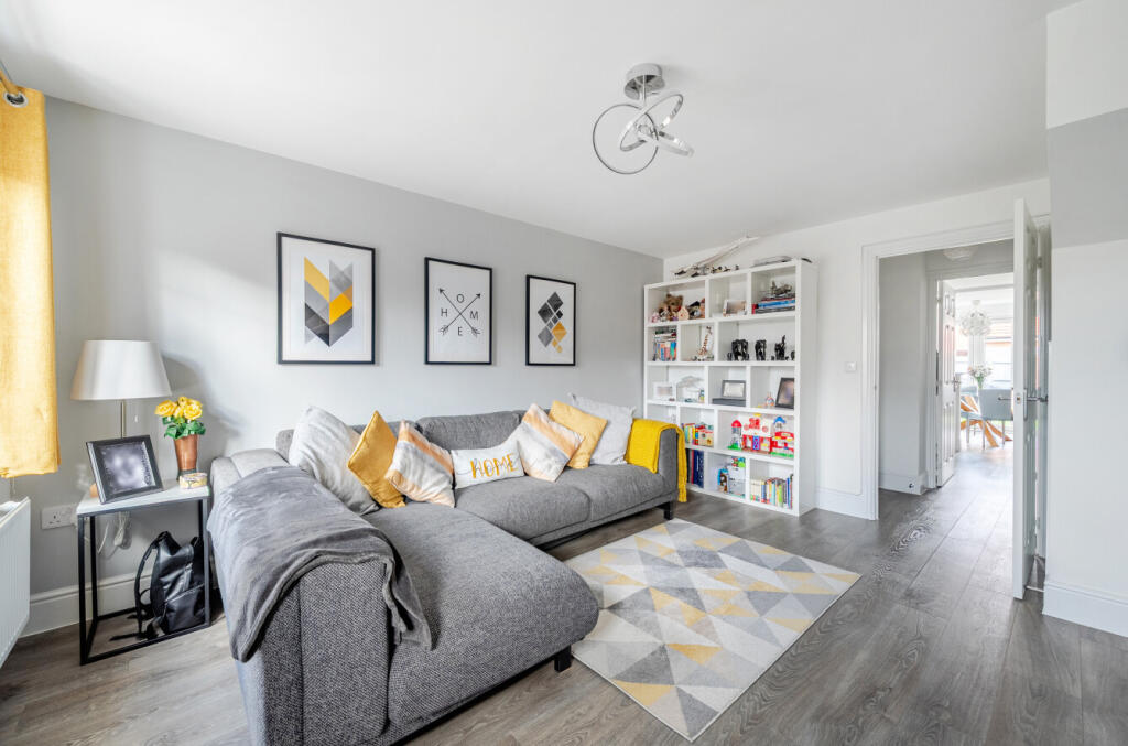 Garrett Drive, Shinfield, Reading, Berkshire, RG2 photo 2