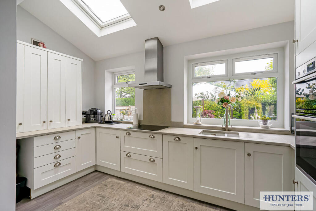 Thorpe Drive, Guiseley, Leeds photo 3