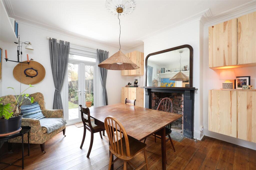 House in Bristol, Pigsty Hill, St Andrew's - More