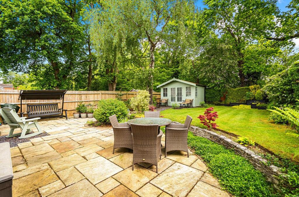 House in Eastleigh, Scantabout, Chandler's Ford - View 4