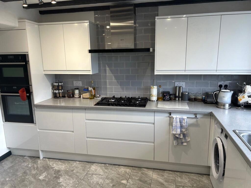 Main image of property: Leagrave High Street, Luton, Bedfordshire, LU4