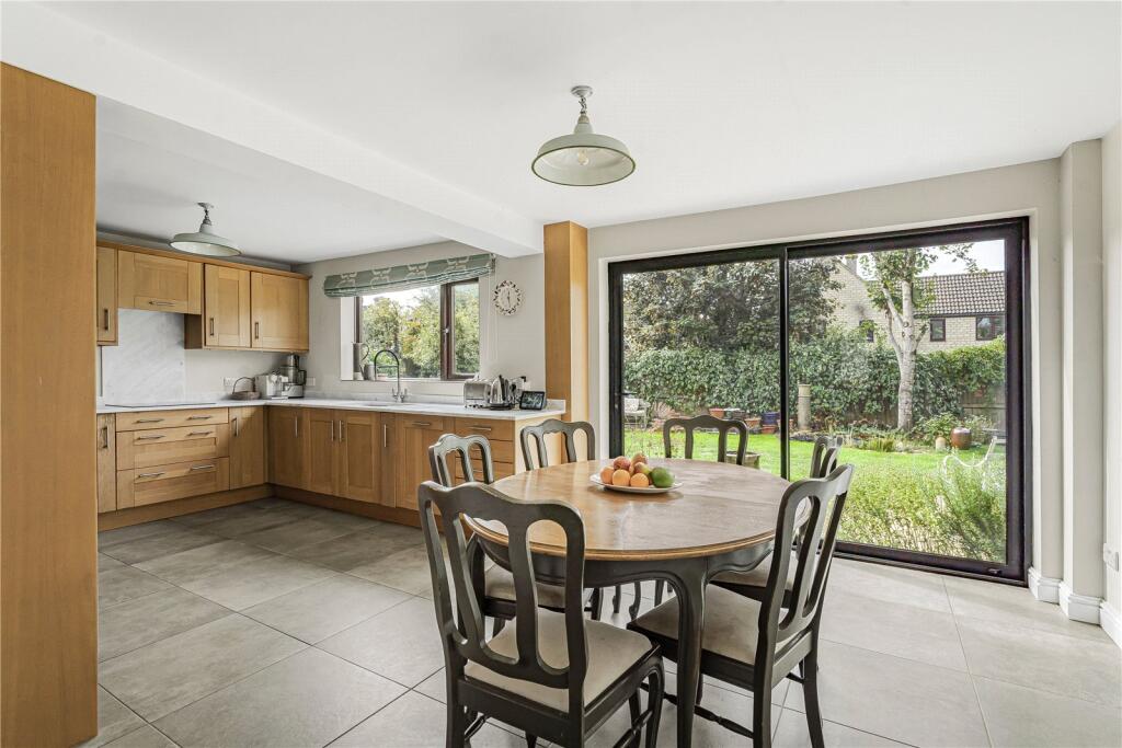 House in Gloucester - View 5
