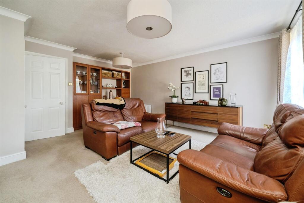 House in Elmbridge, Molesey - View 5