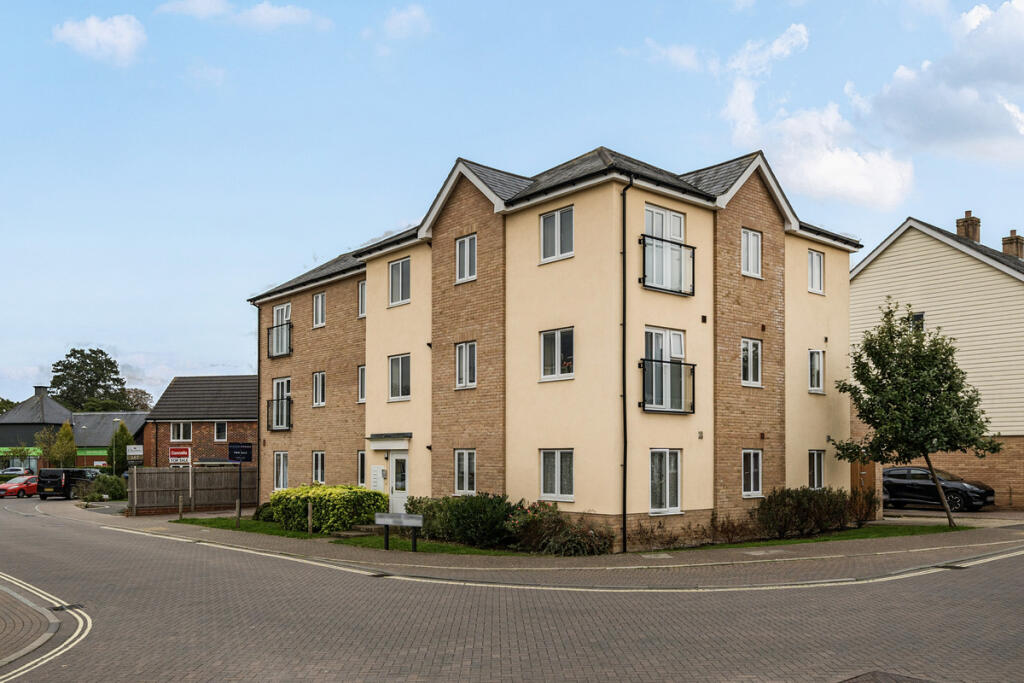 2-bed flat on Abbotswood Common Road, Romsey, SO51, £237,500