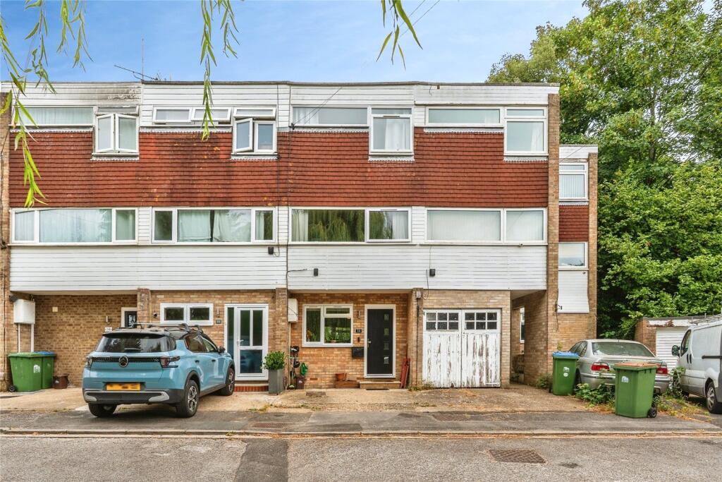Main image of property: Dimond Close, Southampton, Hampshire, SO18