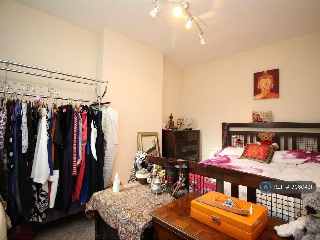 House in Milton Keynes, Bedford - More