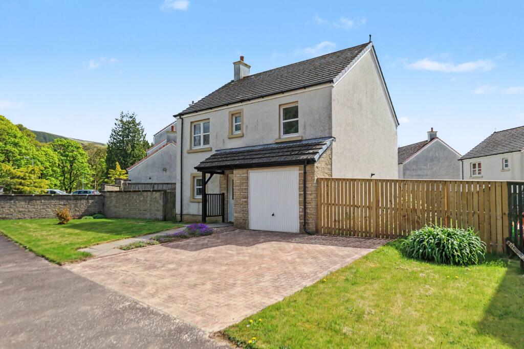 Main image of property: Castle Circle, Lennoxtown, G66