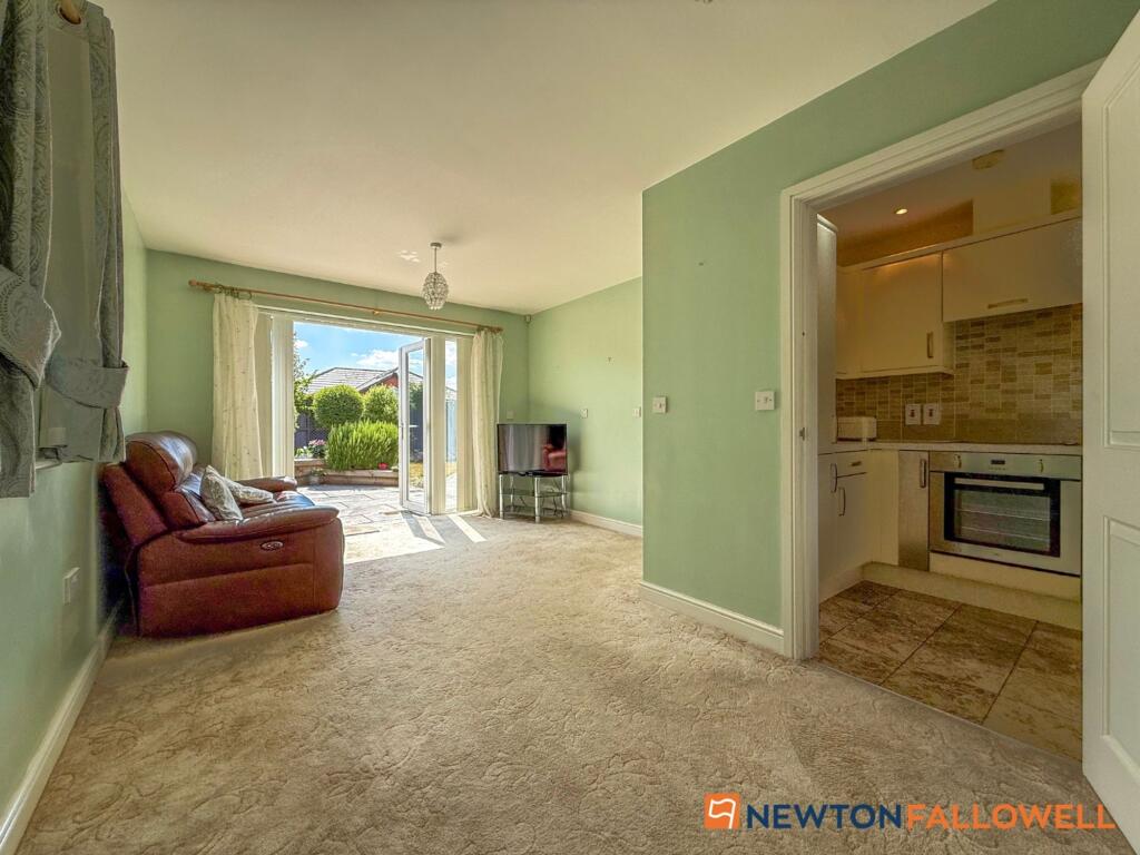 House in South Kesteven, Long Bennington - View 2