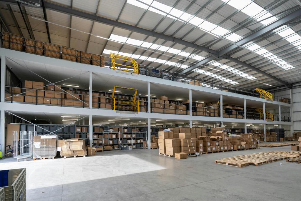 DC1 Everest Logistics Park Croydon 004.jpg