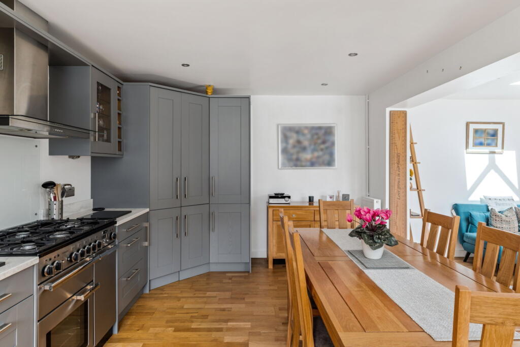 House in Tonbridge - More
