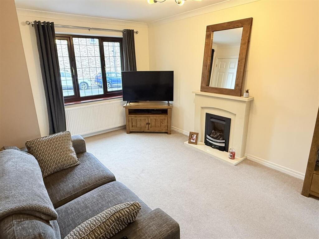 House in Kirklees, West Yorkshire - More