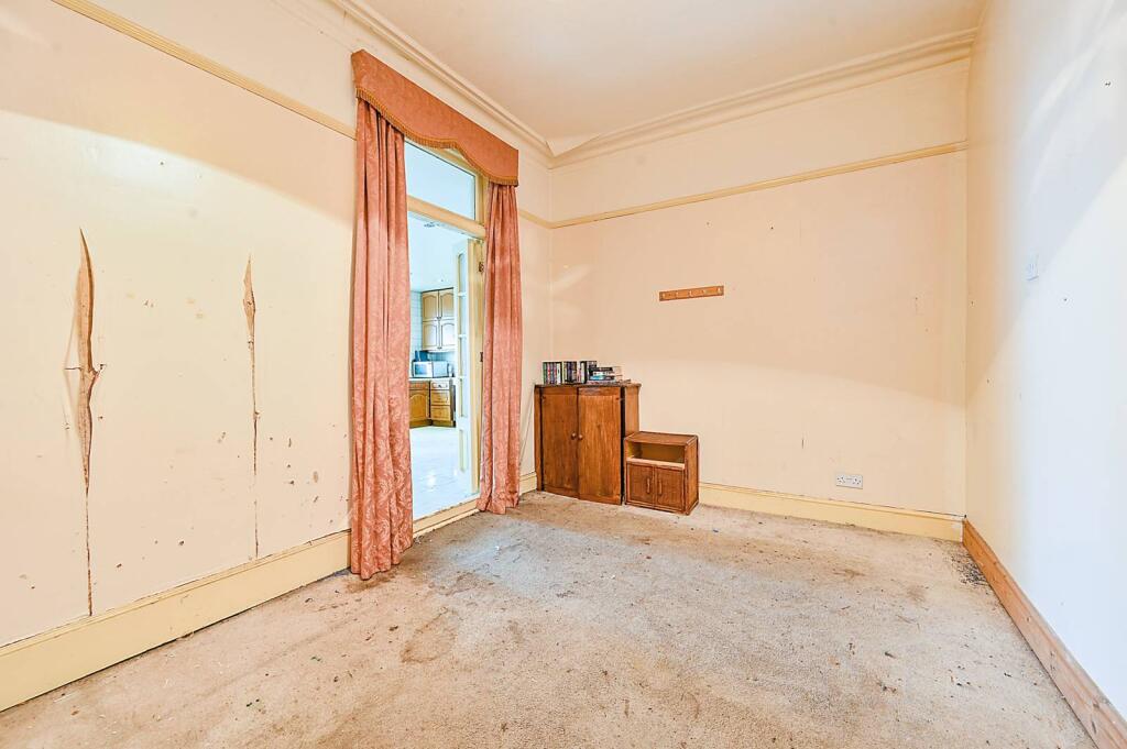 Main image of property: Greenford Avenue, Hanwell, London, W7