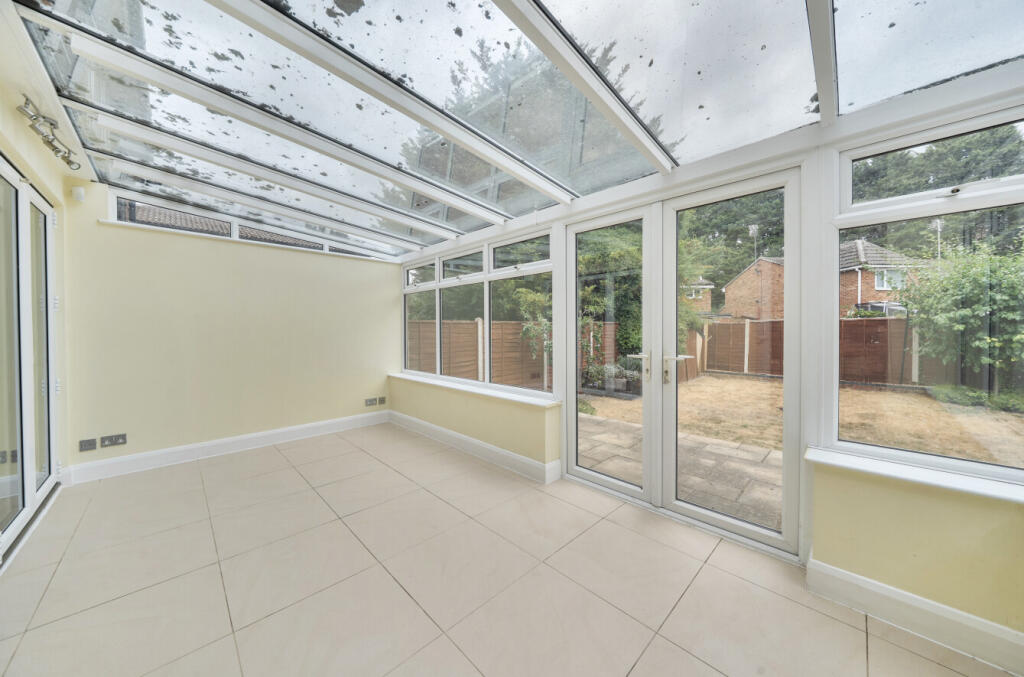 House in Luton - View 4