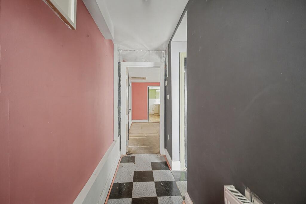 Apartment in Hove, Brunswick - More