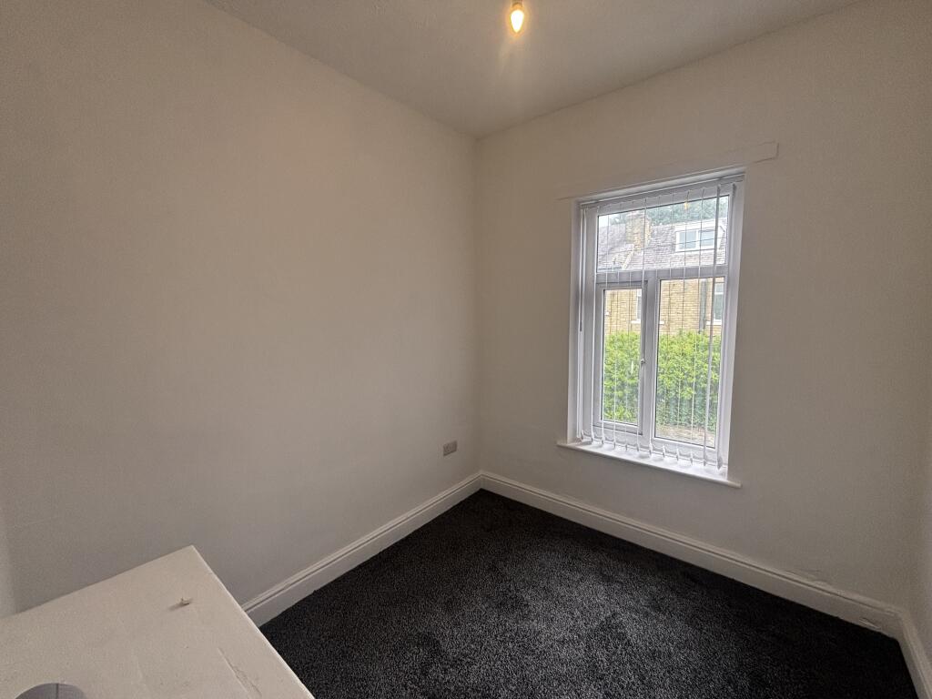 House in Huddersfield - View 5