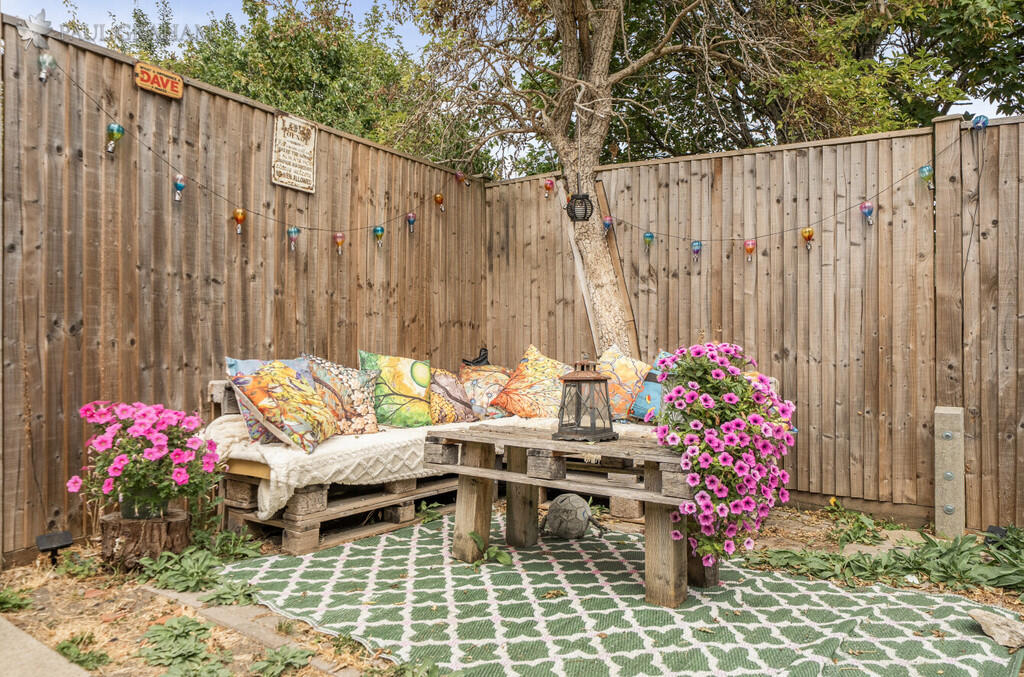 House in Sutton - View 5