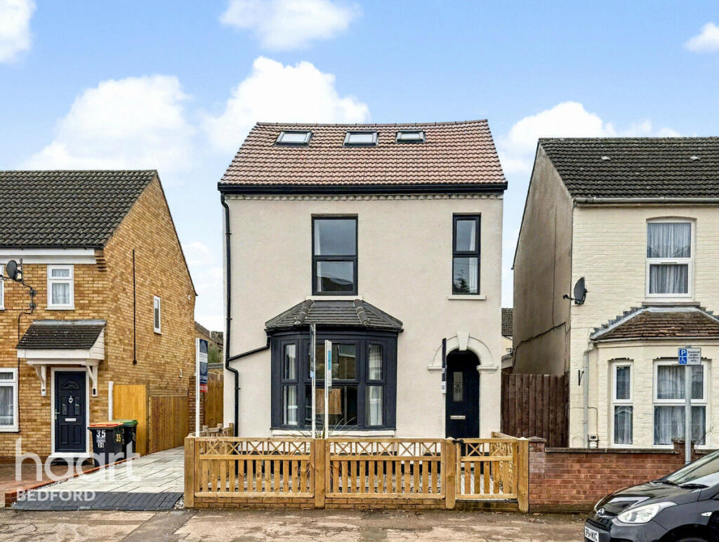 3-bed detached on Beatrice Street, Bedford, £380,000
