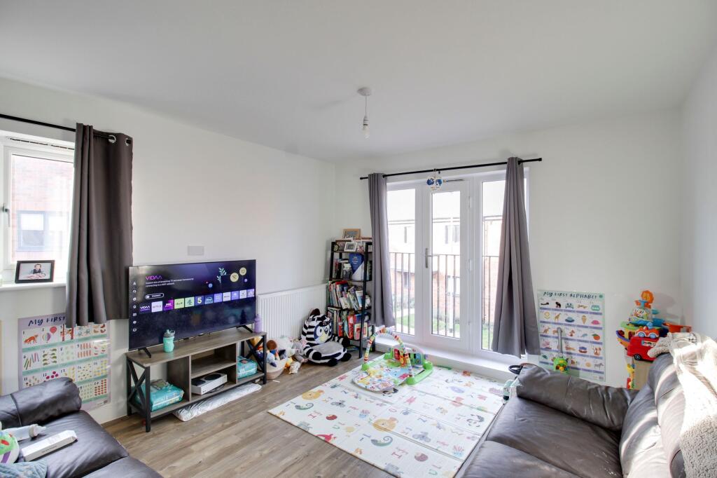 House in Huntingdonshire, Loves Farm, St Neots - View 5