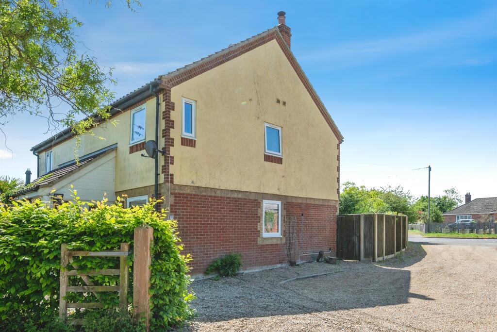 Main image of property: Meadow Court, Potter Heigham, Great Yarmouth