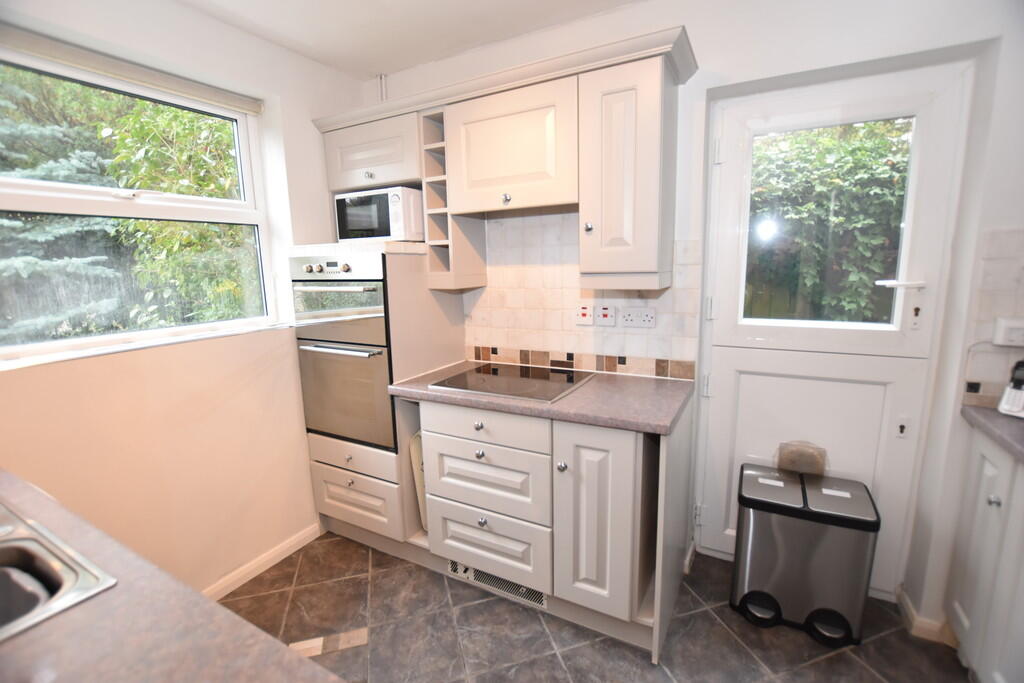 West Lodge Road, Lexden photo 3
