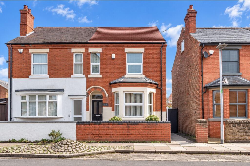 Main image of property: Oakfields Road, West Bridgford, NG2