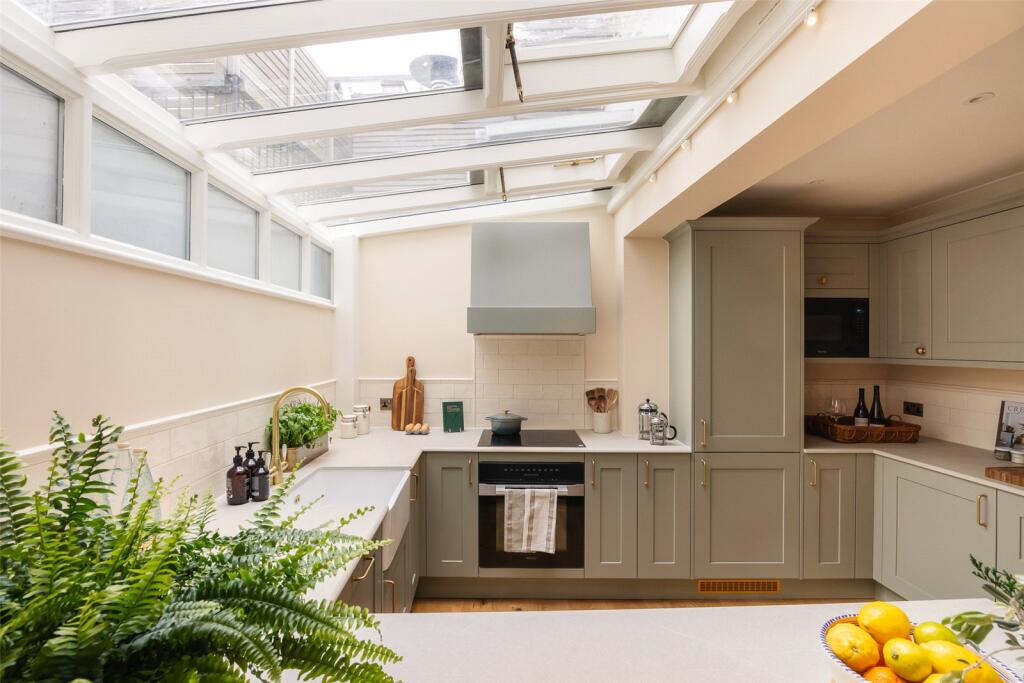 4 bedroom terraced house for rent