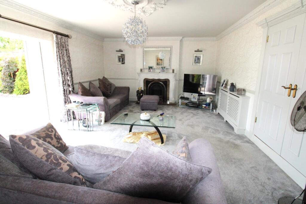 Farm Road, Rainham, Essex photo 4