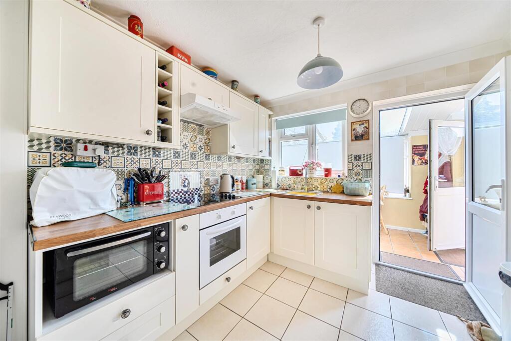Main Street, Yeovil - Vista 4