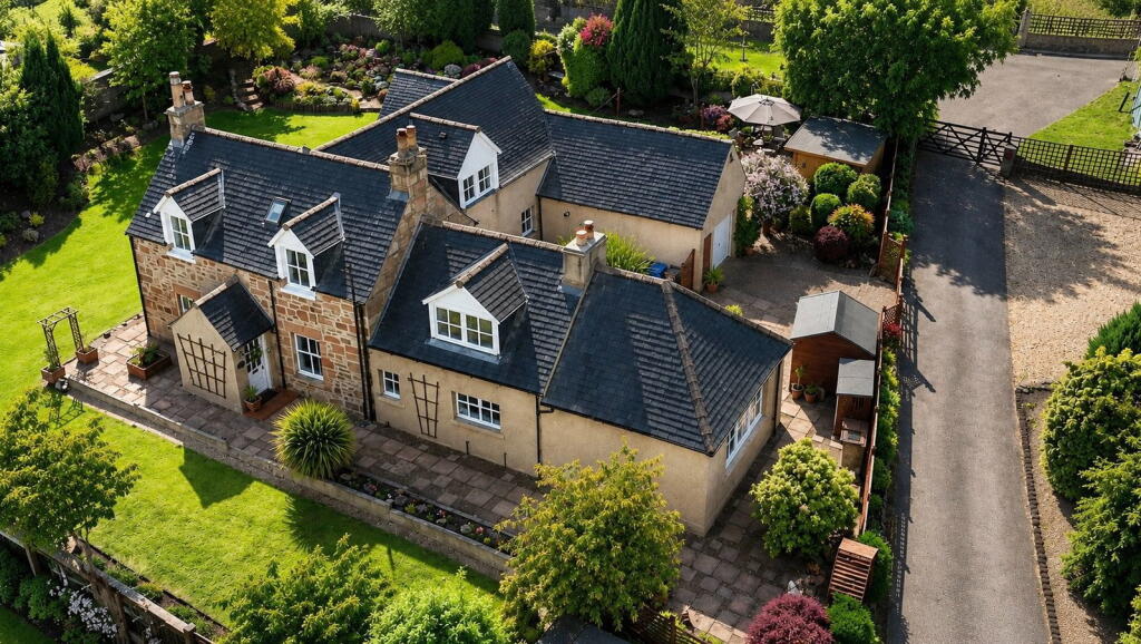 Main image of property: Cherry Cottage, 114 Old Edinburgh Road, Inverness, IV2 3HT