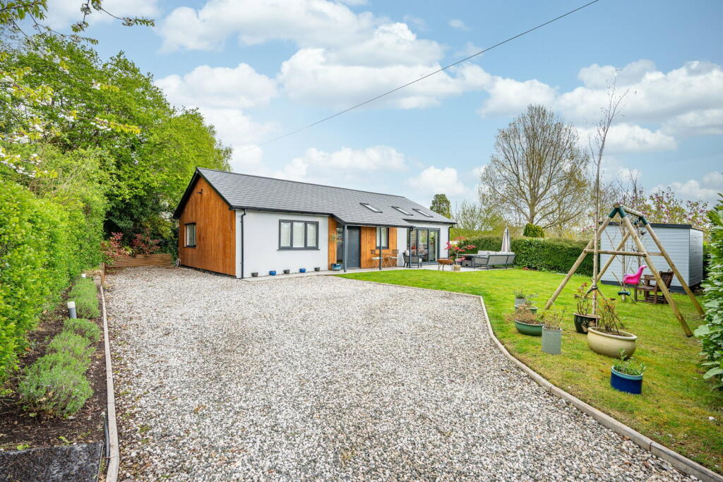House in Newport - View 4