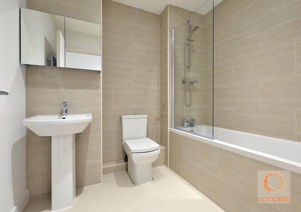 Apartment in Slough - More